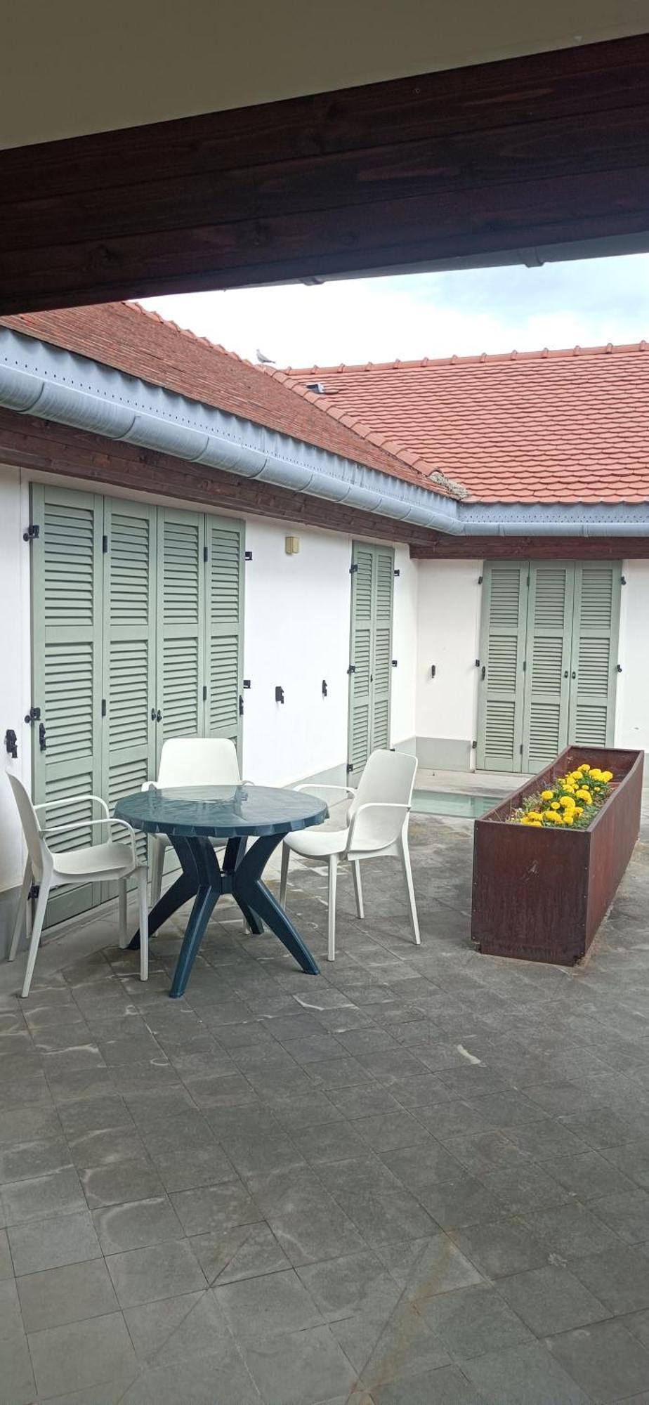 Central Terrace Escape With Jacuzzi Тимишоара Экстерьер фото